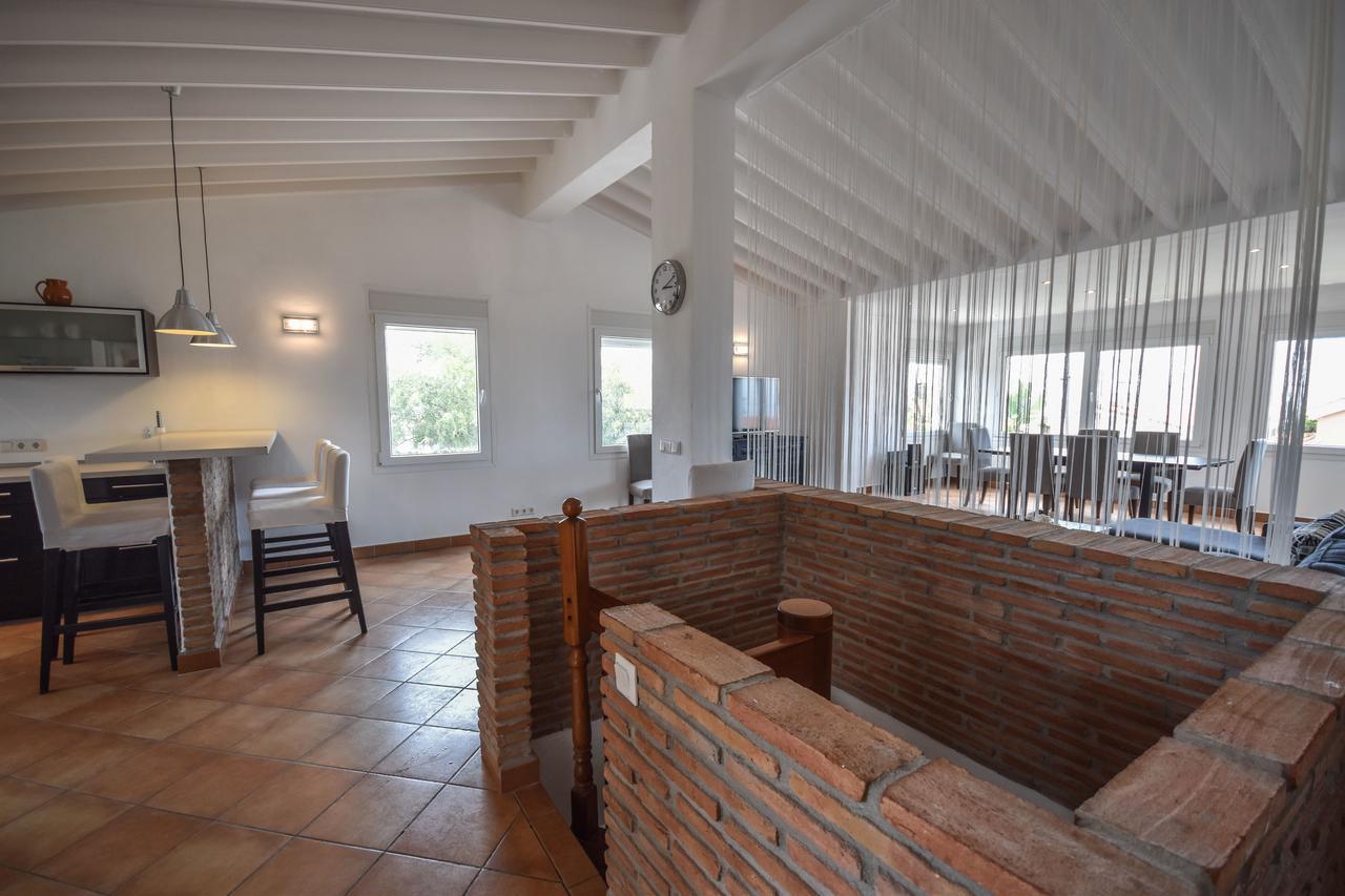 In The Second Line, Modern Beachfront Holiday Home In Costabella, Marbella Exterior foto
