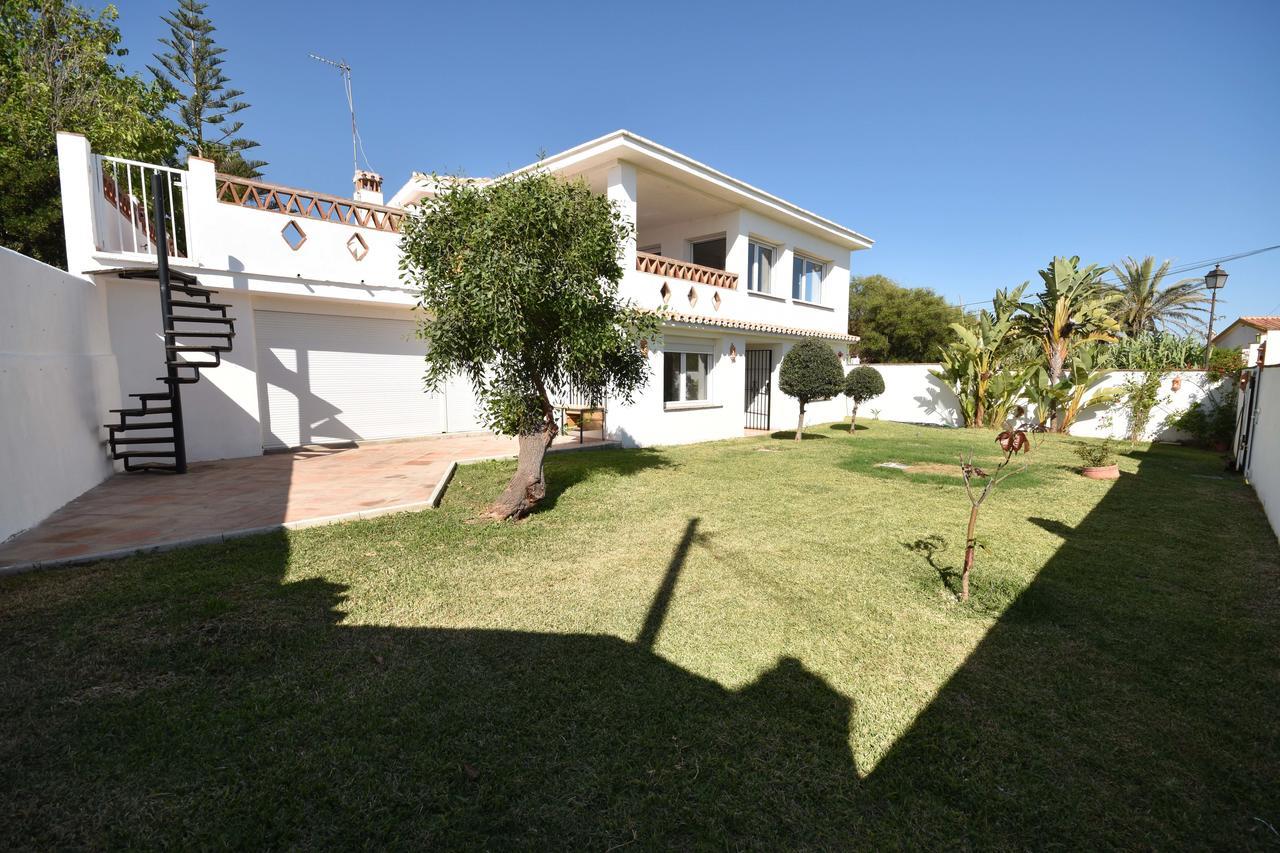 In The Second Line, Modern Beachfront Holiday Home In Costabella, Marbella Exterior foto
